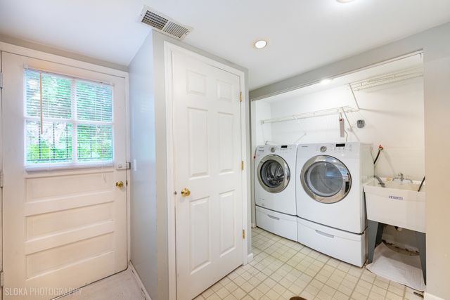 320 Deveron Circle, Cary, IL 60013
