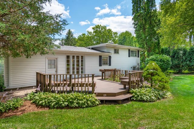 320 Deveron Circle, Cary, IL 60013