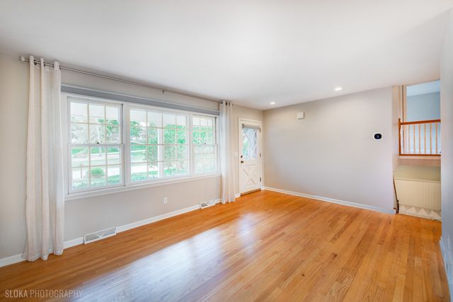 320 Deveron Circle, Cary, IL 60013