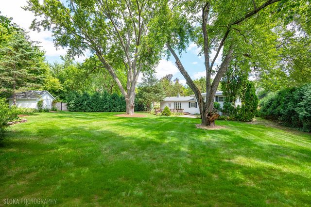 320 Deveron Circle, Cary, IL 60013