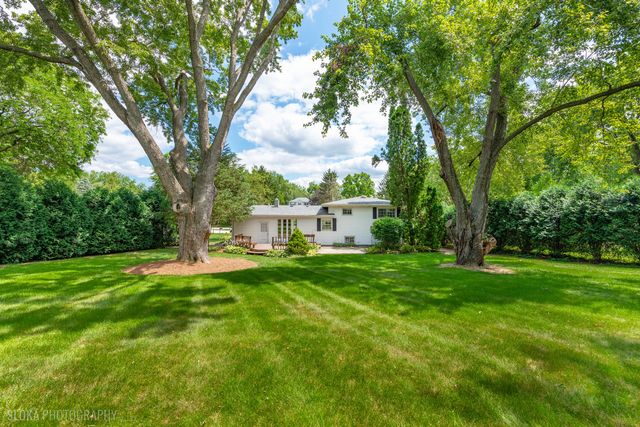 320 Deveron Circle, Cary, IL 60013