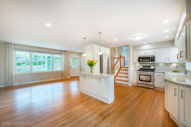 320 Deveron Circle, Cary, IL 60013