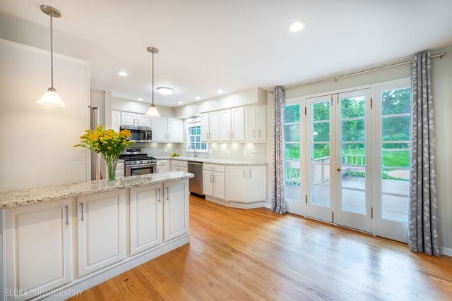 320 Deveron Circle, Cary, IL 60013