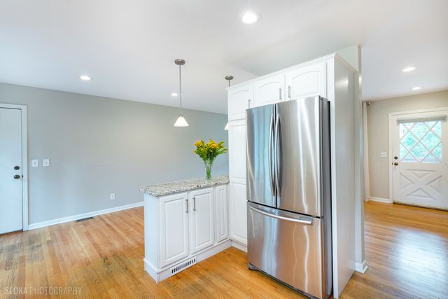 320 Deveron Circle, Cary, IL 60013