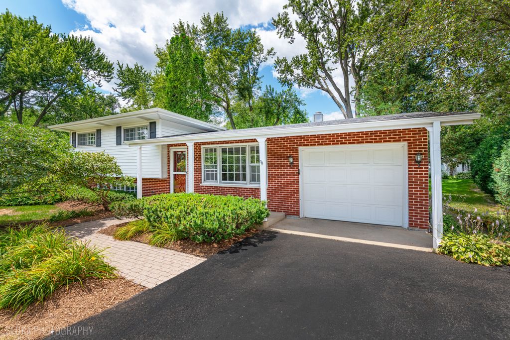 320 Deveron Circle, Cary, IL 60013