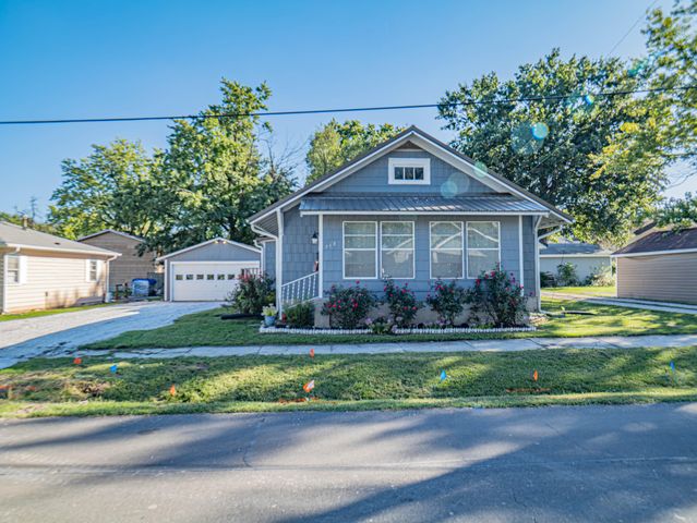 718 E LOGAN ST, Moberly, MO 65270