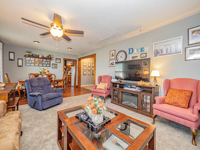 718 E LOGAN ST, Moberly, MO 65270