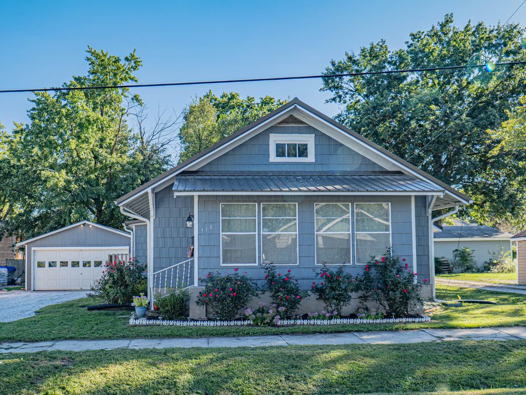 718 E LOGAN ST, Moberly, MO 65270