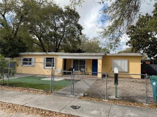 2101 NW 93rd Ter, Miami, FL 33147