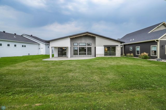 4868 Bluebell Loop S, Fargo, ND 58104