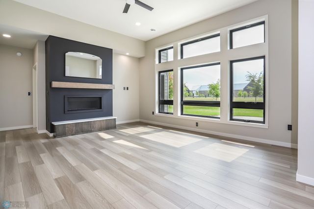 4868 Bluebell Loop S, Fargo, ND 58104