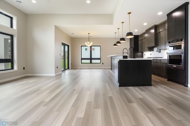 4868 Bluebell Loop S, Fargo, ND 58104