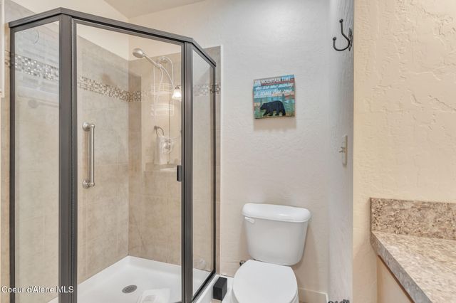 209 Pomrankey Ln, Dover, ID 83825