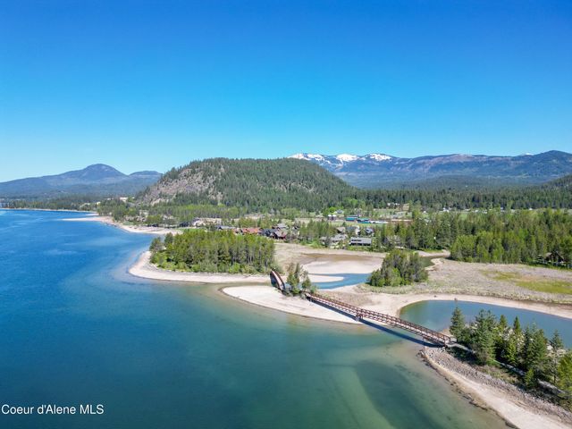 209 Pomrankey Ln, Dover, ID 83825