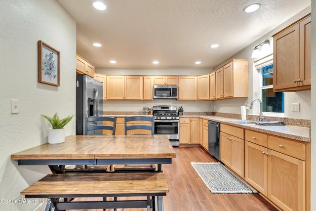 209 Pomrankey Ln, Dover, ID 83825