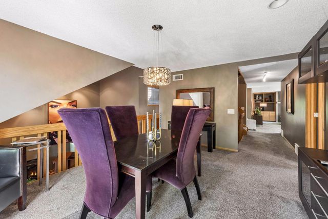 16890 5th Avenue N, Plymouth, MN 55447