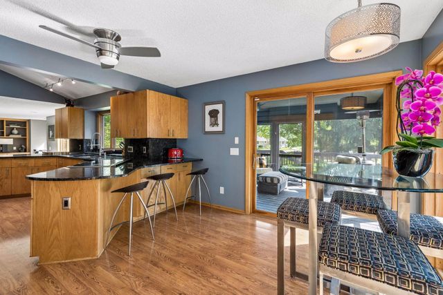 16890 5th Avenue N, Plymouth, MN 55447