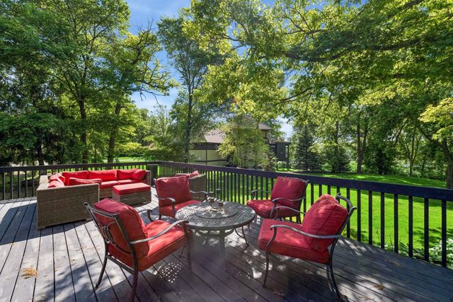 16890 5th Avenue N, Plymouth, MN 55447