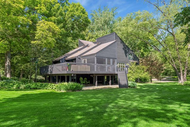 16890 5th Avenue N, Plymouth, MN 55447