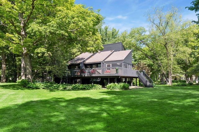 16890 5th Avenue N, Plymouth, MN 55447