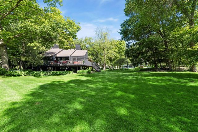 16890 5th Avenue N, Plymouth, MN 55447