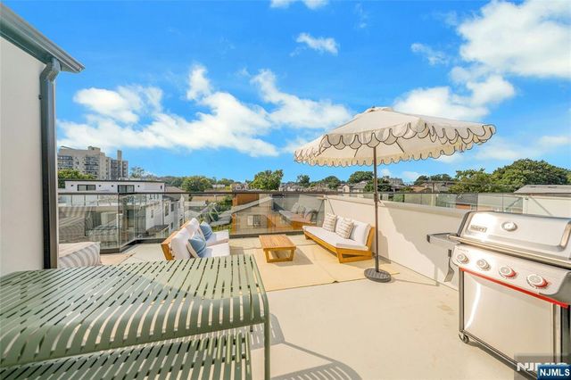 2282 7th Street, Fort Lee, NJ 07024