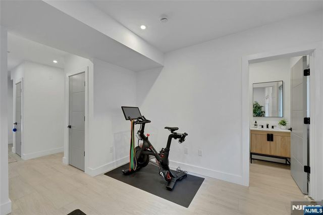 2282 7th Street, Fort Lee, NJ 07024