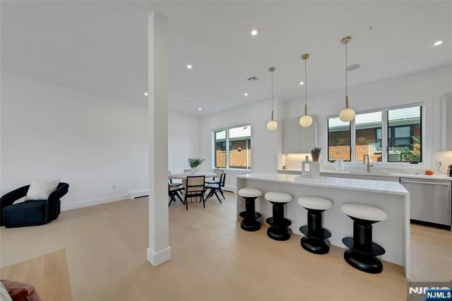 2282 7th Street, Fort Lee, NJ 07024