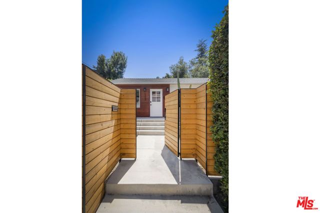 1213 El Paso Drive, Los Angeles, CA 90065