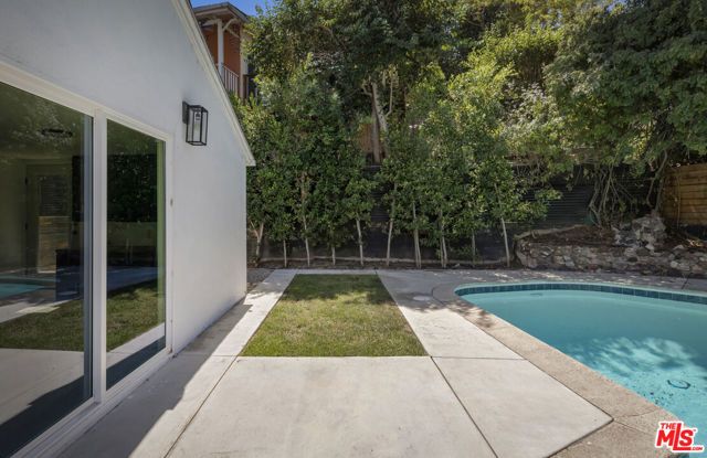 1213 El Paso Drive, Los Angeles, CA 90065