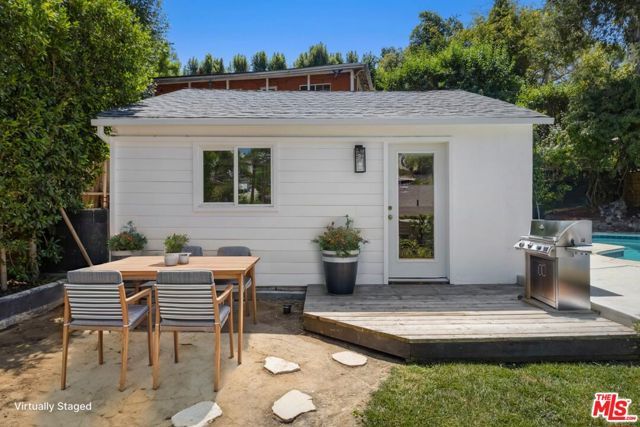 1213 El Paso Drive, Los Angeles, CA 90065