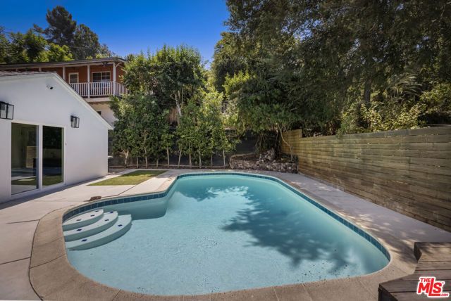 1213 El Paso Drive, Los Angeles, CA 90065