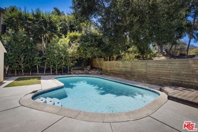 1213 El Paso Drive, Los Angeles, CA 90065