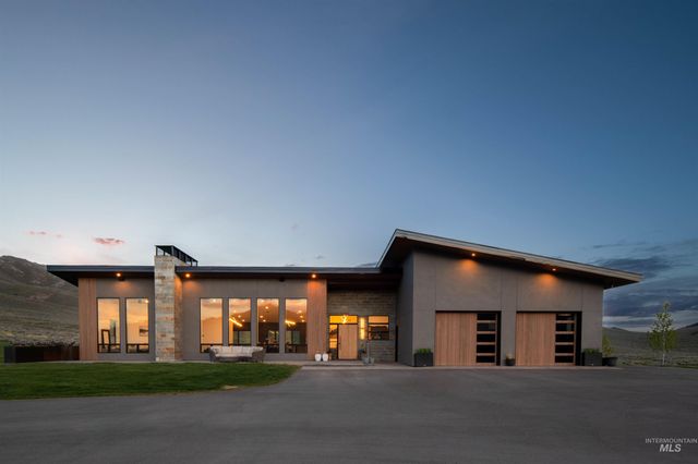 135 Rock Creek Rd, Hailey, ID 83333