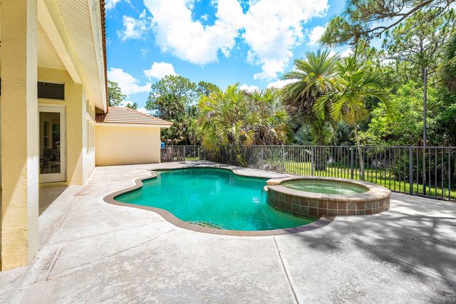 4956 200th Trail N, Loxahatchee, FL 33470