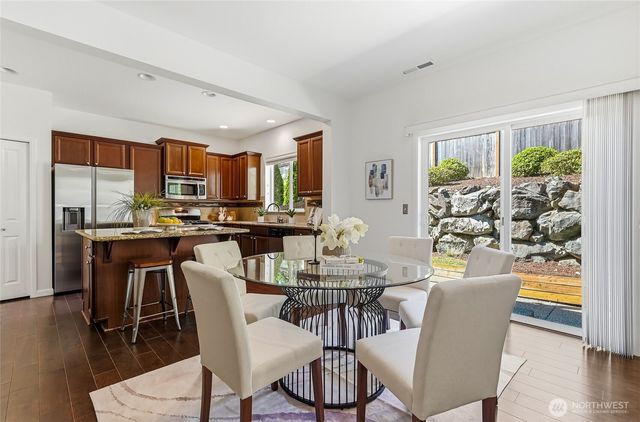 7624 NE 201st Place, Kenmore, WA 98028
