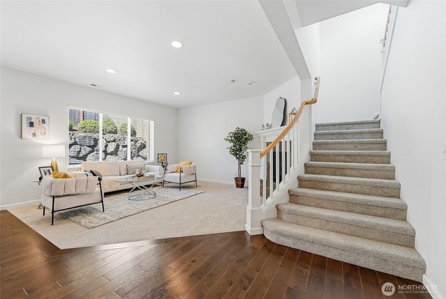 7624 NE 201st Place, Kenmore, WA 98028