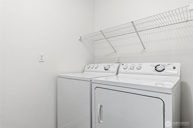 7624 NE 201st Place, Kenmore, WA 98028