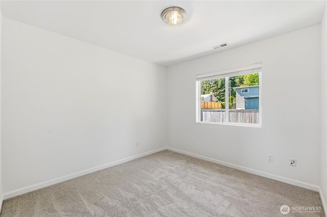 7624 NE 201st Place, Kenmore, WA 98028