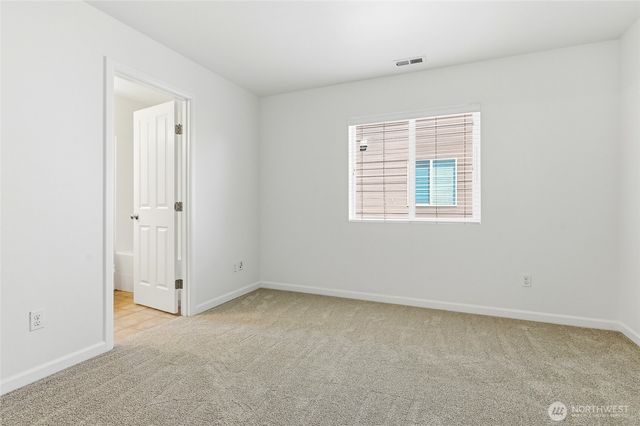 7624 NE 201st Place, Kenmore, WA 98028