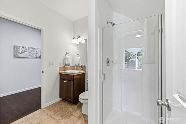 7624 NE 201st Place, Kenmore, WA 98028