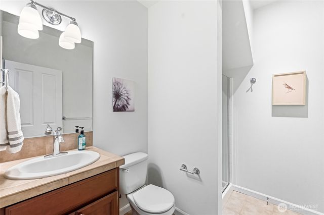 7624 NE 201st Place, Kenmore, WA 98028