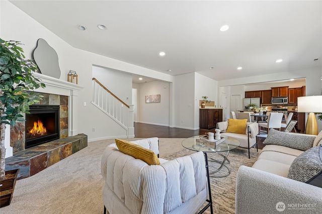 7624 NE 201st Place, Kenmore, WA 98028