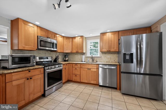 599 N BISHOP AVE, Springfield, PA 19064
