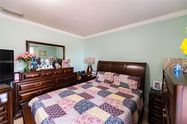 63 NW 17th Pl 6, Miami, FL 33125