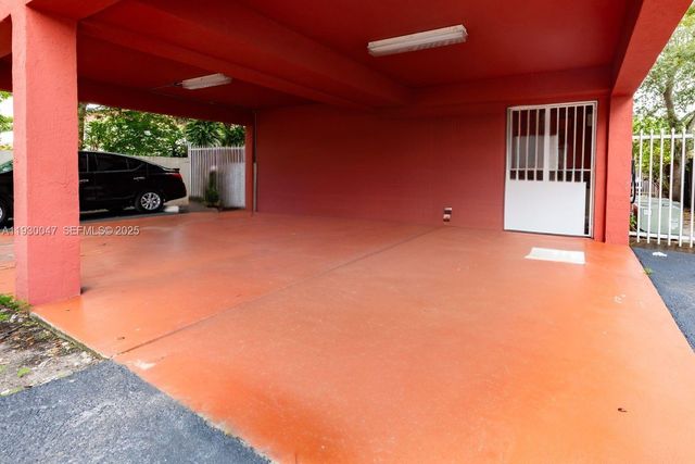 63 NW 17th Pl 6, Miami, FL 33125