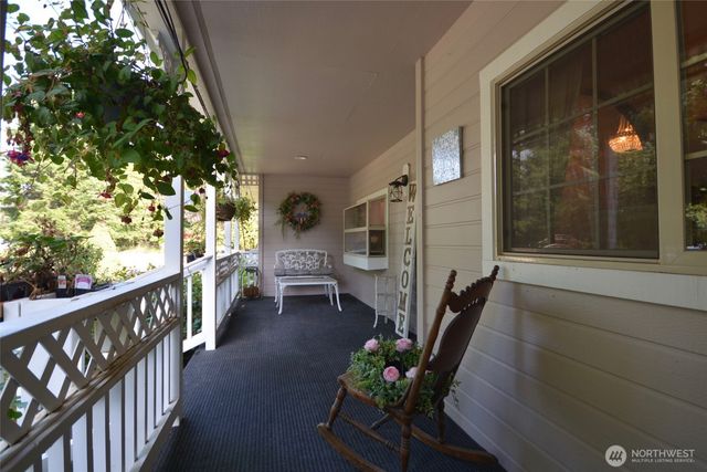 14913 Champion Estates Drive SE, Yelm, WA 98597