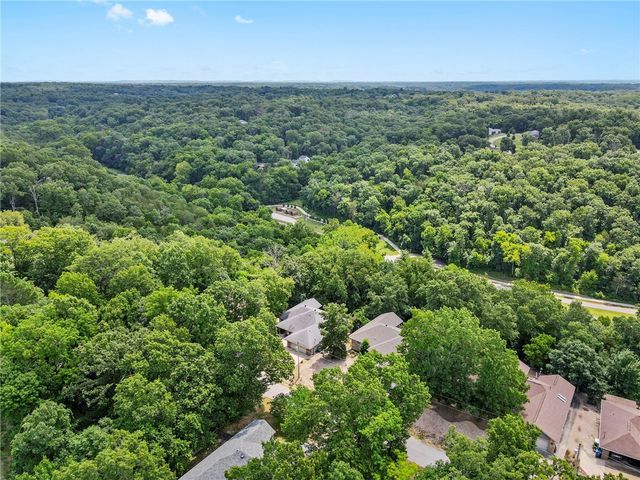 7 Congleton Circle, Bella Vista, AR 72714