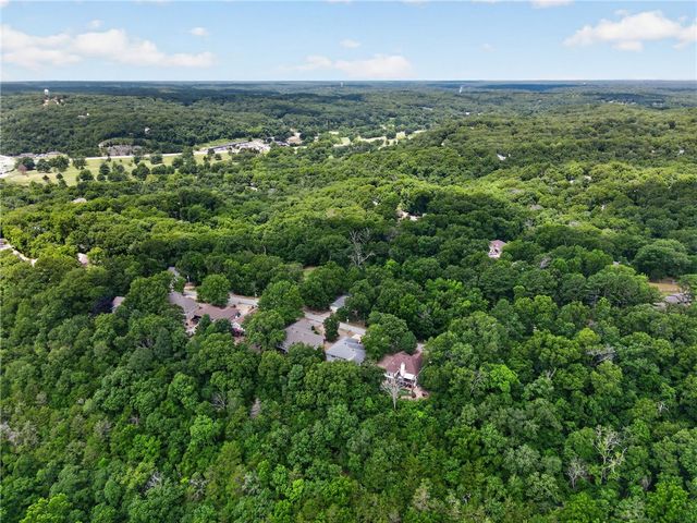 7 Congleton Circle, Bella Vista, AR 72714
