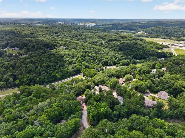 7 Congleton Circle, Bella Vista, AR 72714